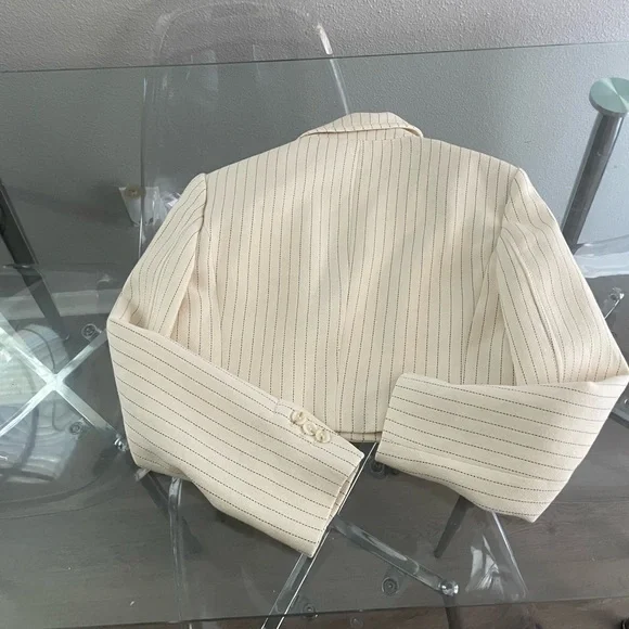 Zara Cream Tailored Blazer Structured Shoulders - Picture 2 of 3